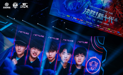 献了一场精 献了一场精