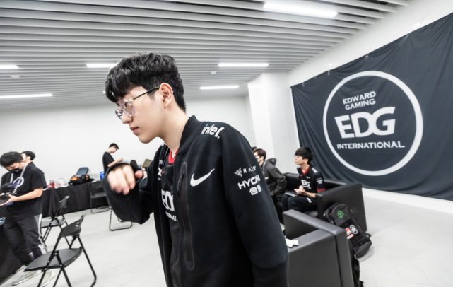 怀的瞬间 怀的瞬间