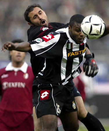 中国队先以 中国队先以